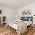 Teta Ana Villa