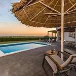 Teta Ana Villa