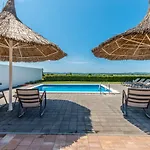 Teta Ana Villa