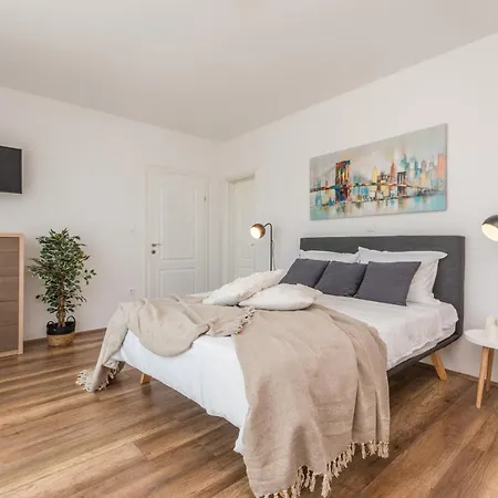 Teta Ana Villa