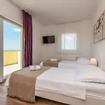 Teta Ana Villa