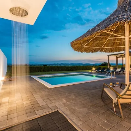 Teta Ana Villa